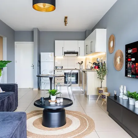 アパート 1br Apt. Next To Coralli Protaras